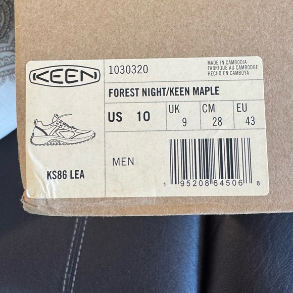 Keen Men's Black and Orange Sneakers - Picture 5 of 5